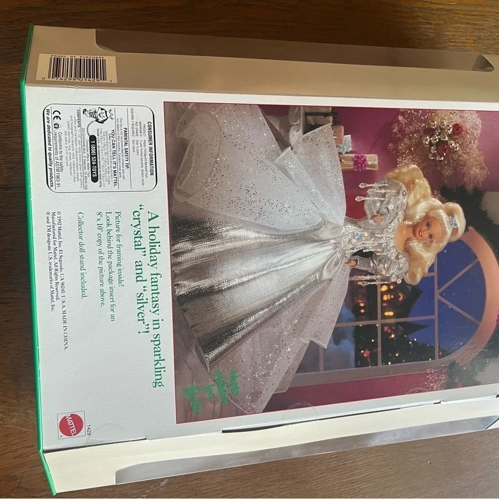 NIB Barbie Special Edition Doll 1992 in Silver Sparkling Gown